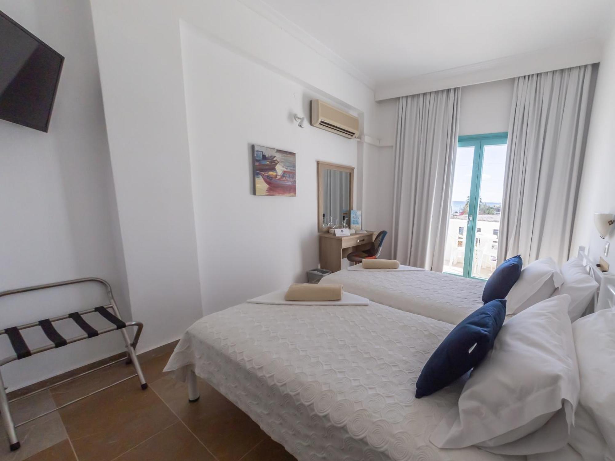 Amaryllis Beach Hotel Chrisi Akti  Oda fotoğraf
